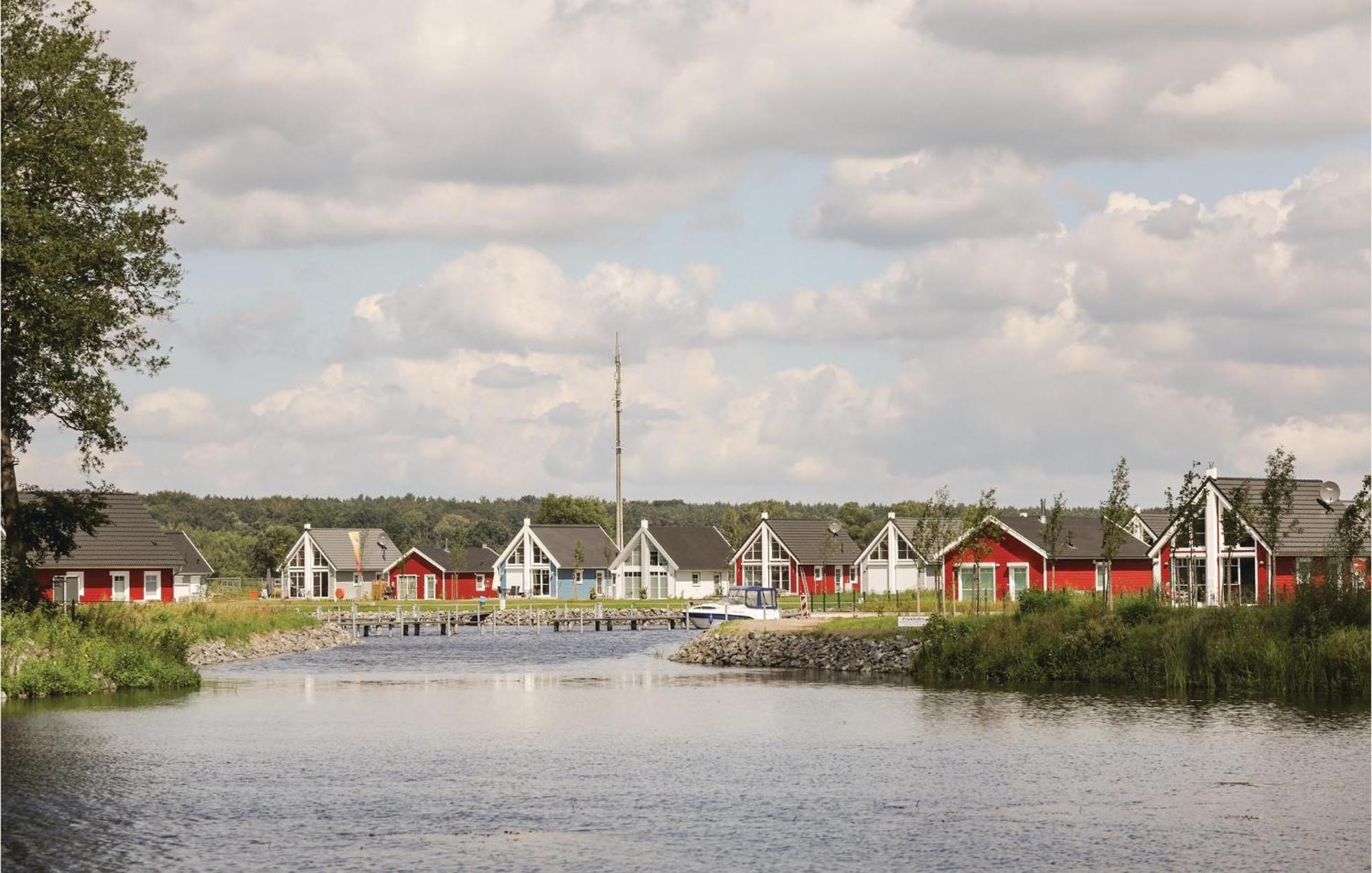 Nice Home In Zerpenschleuse With House Sea View Bagian luar foto