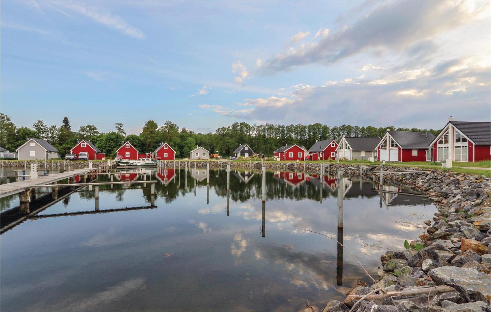 Nice Home In Zerpenschleuse With House Sea View Bagian luar foto